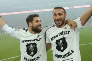 Cenk Tosun, Fenerbah&ccedil;e'ye k&uuml;f&uuml;r ettiği iddialarına cevap verdi