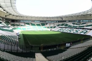 Bursaspor, yeni stadındaki 8 m&uuml;sabakada 3 galibiyet, 4 beraberlik alarak 13 puan topladı