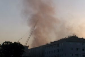 İstanbul'da yangın: &Ccedil;ok sayıda kişi mahsur kaldı