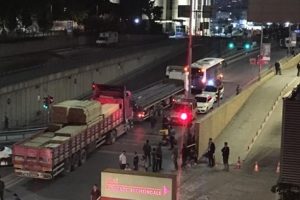 Vatandaş &ccedil;&ouml;p konteynerine taşıdı! Ş&uuml;pheli paketten el yapımı bomba &ccedil;ıktı!