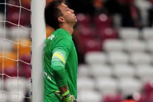 Galatasaray'da Fernando Muslera krizi baş g&ouml;sterdi...