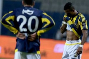 İkincilik Fenerbah&ccedil;eli futbolculara pahalıya patladı
