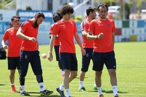Trabzonspor, Kasımpaşa ma&ccedil;ının hazırlıklarını s&uuml;rd&uuml;rd&uuml;
