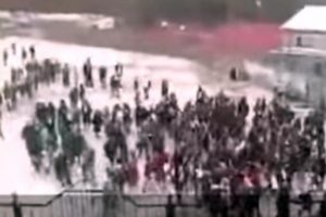 Okulda İstiklal Marşı okumayan &ouml;ğrencilere soruşturma