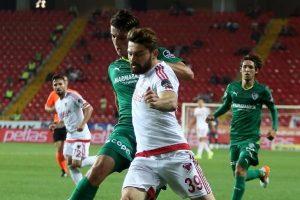 Bursaspor, Mersin İdmanyurdu'nu 5 golle ge&ccedil;ti