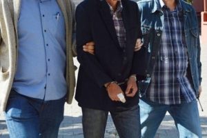 Evlilik vaadiyle kadınları dolandıran sahte binbaşı enselendi