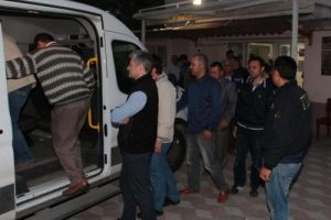 Manisa'da 'paralel' zanlıları sağlık kontrol&uuml;nden ge&ccedil;irildi