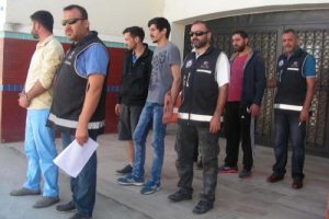 Kuşadası'nda uyuşturucu ticaretine 5 tutuklama