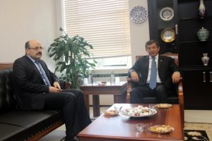 Davutoğlu'nun veda ziyaretleri s&uuml;r&uuml;yor