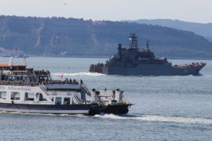 Rus savaş gemileri &Ccedil;anakkale Boğazı'nda
