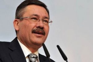 Melih G&ouml;k&ccedil;ek'ten yeni Başbakan t&uuml;yosu