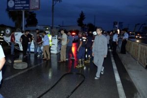 Tarım iş&ccedil;ilerini taşıyan kamyonet kaza yaptı: 7 yaralı