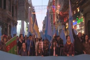 Soykırımın 72. yılı: Rusya Konsolosluğuna siyah &ccedil;elenk bırakıldı