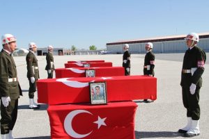 Akt&uuml;t&uuml;n şehitlerine uğurlama