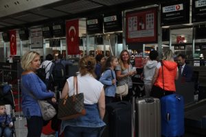 Havalimanında 19 Mayıs yoğunluğu