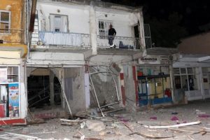 Antalya'da patlayan t&uuml;p, lokantayı harabeye &ccedil;evirdi