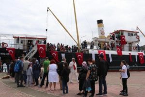 Samsun'da Bandırma M&uuml;ze Gemisi'ne ziyaret&ccedil;i akını