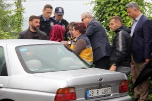 İntihara kalkışan polis eşini, emniyet m&uuml;d&uuml;r&uuml; ikna etti