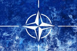 Karadağ NATO &uuml;yeliğine kabul edildi