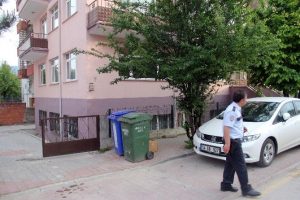 Cam silerken beton zemine &ccedil;akıldı
