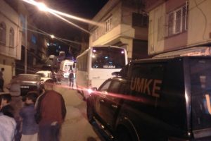 Canlı bomba yakalanacağını anlayınca kendisini patlattı