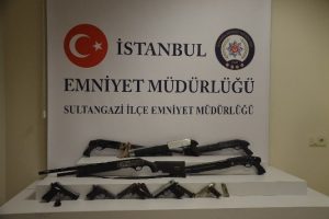 İstanbul'da &ccedil;uval i&ccedil;inde 10 adet silah ele ge&ccedil;irildi
