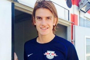 Beşiktaş'ın eski futbolcusu Atın&ccedil; Nukan, milli takıma gitmek istediğini s&ouml;yledi