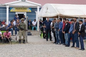 Tanışık k&ouml;yl&uuml;leri: Akrabalarımız şehit ilan edilsin