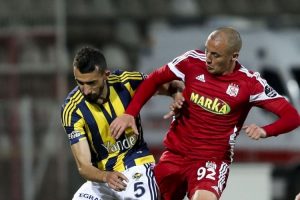 Fenerbah&ccedil;e'de s&ouml;zleşmesi bitecek 12 futbolcunun geleceği merak konusu