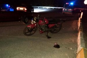 Kasksız motosikletli gen&ccedil; yaşamını yitirdi