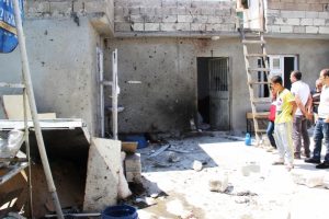 Canlı bombanın kendini patlattığı ev bu hale geldi