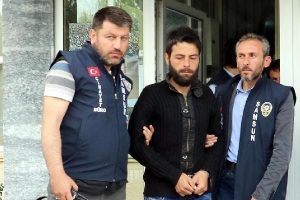 &Ouml;ld&uuml;r&uuml;l&uuml;p yakılan gencin cinayet ş&uuml;phelisi tutuklandı