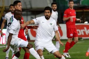 Akhisar Avrupa'yı son anda ka&ccedil;ırdı