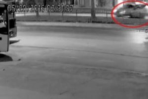 Kontrolden &ccedil;ıkan taksi araca b&ouml;yle &ccedil;arptı
