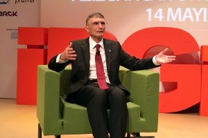Aziz Sancar'dan Anıtkabir a&ccedil;ıklaması: "Başka ne yapayım, bu cumhuriyetin &ouml;d&uuml;l&uuml;!"