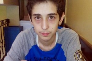 Bağırsağı uzatılıp hayata tutundu