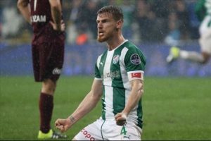 Fenerbah&ccedil;e'de g&uuml;ndem yine Bursspor kaptanı Serdar Aziz...