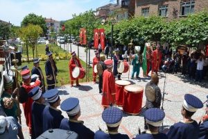 Bursa Kumlalılar pilav g&uuml;n&uuml;nde bir araya geldi