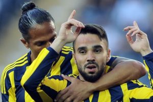 Fenerbah&ccedil;e'de Volkan Şen ve Mehmet Topal'a talip var