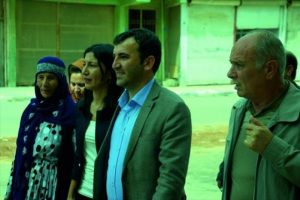Vatandaşlar HDP'li vekillerin elini bile sıkmadı!