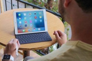 Apple cihazları tuğlaya &ccedil;eviren iOS 9.3.2 g&uuml;ncellemesini geri &ccedil;ekti