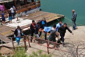 Antalya Manavgat'ta feci kaza! Cip baraja u&ccedil;tu