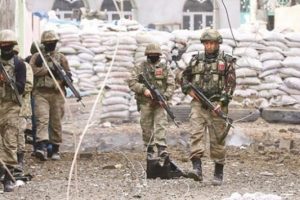 Karakola sızmaya &ccedil;alıştılar! &Ccedil;atışmada 2 PKK'li &ouml;ld&uuml;r&uuml;ld&uuml;!