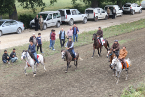 6. Geleneksel Altın Kemerli Rahvan At Yarışları Bursa'da ger&ccedil;ekleşti