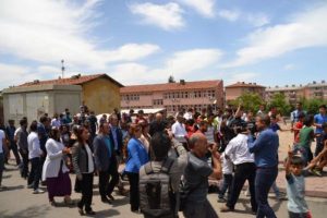 Siirt'te y&uuml;r&uuml;y&uuml;şe polis m&uuml;dahalesi