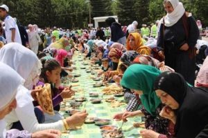 Şeyh'i anma etkinliğine 100 bin kişi gitti