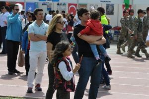 İzmir'de havacılık şenliği ilgi g&ouml;rd&uuml;