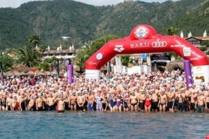 Marmaris'te Aquamasters y&uuml;zme yarışları sona erdi