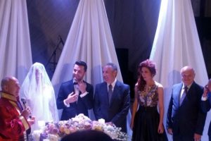 Konserde tanıştığı hayranıyla evlendi