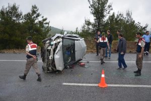 Sporcular kaza yaptı: 1 &ouml;l&uuml;, 4 yaralı